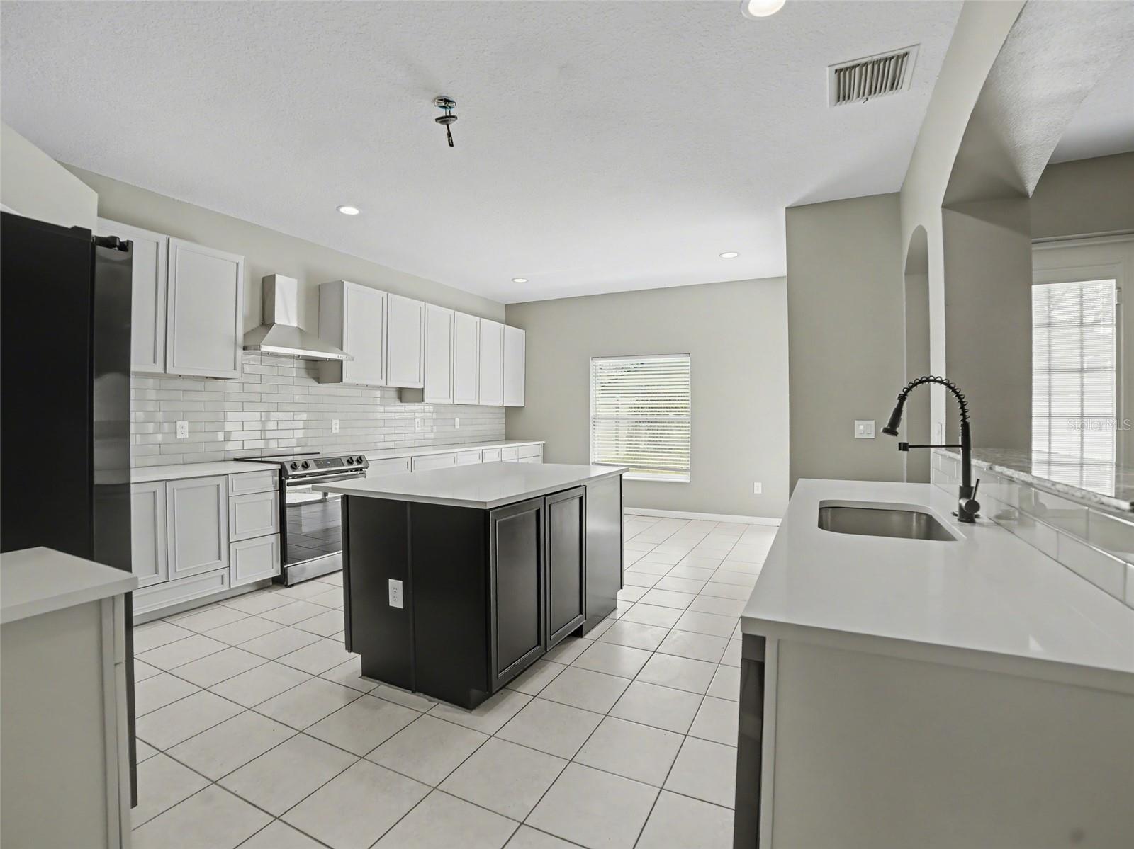 Image 6 of 28 For 8444 Carriage Pointe Drive