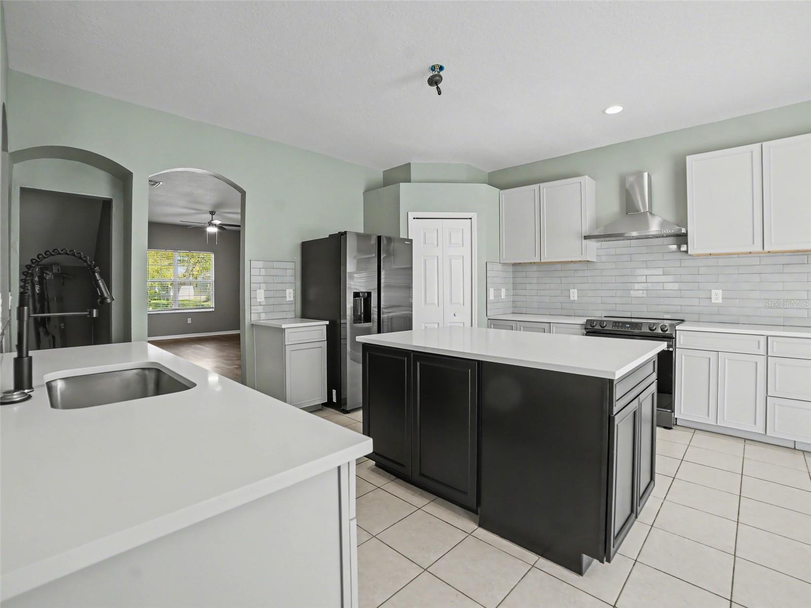 Image 7 of 28 For 8444 Carriage Pointe Drive