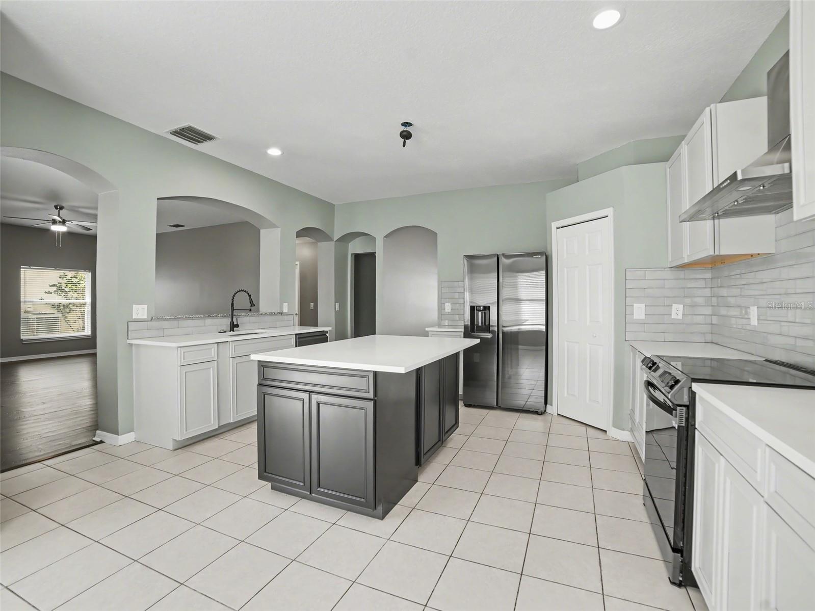 Image 9 of 28 For 8444 Carriage Pointe Drive