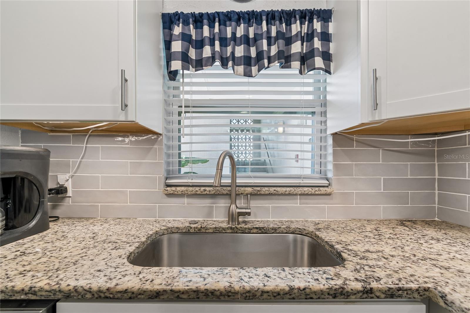 Image 10 of 77 For 5501 80th Street N 102