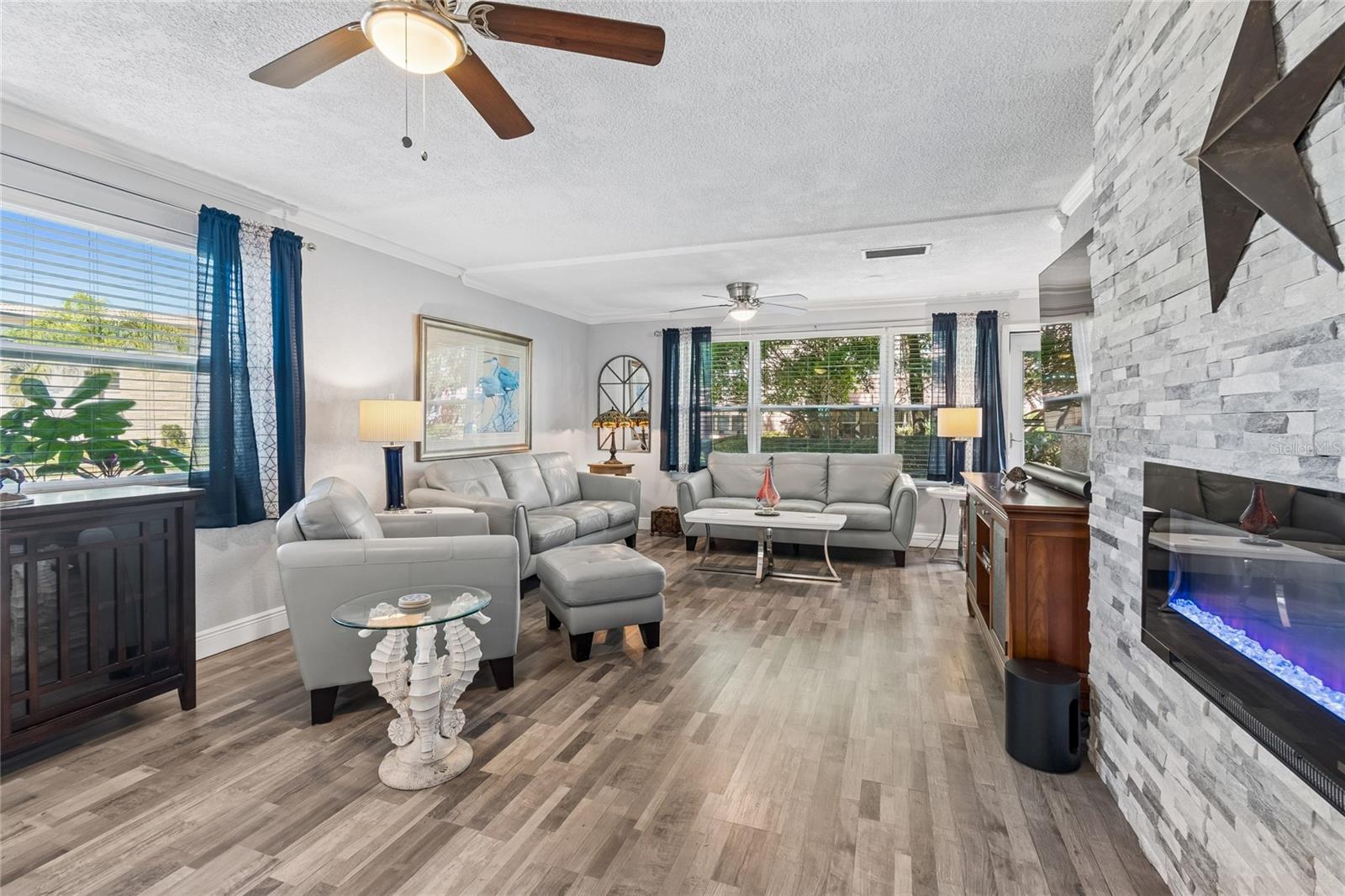 Image 16 of 77 For 5501 80th Street N 102