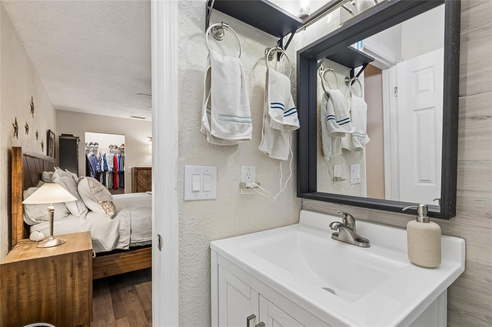 Image 28 of 77 For 5501 80th Street N 102