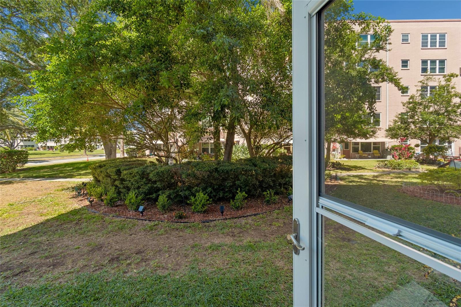 Image 36 of 77 For 5501 80th Street N 102