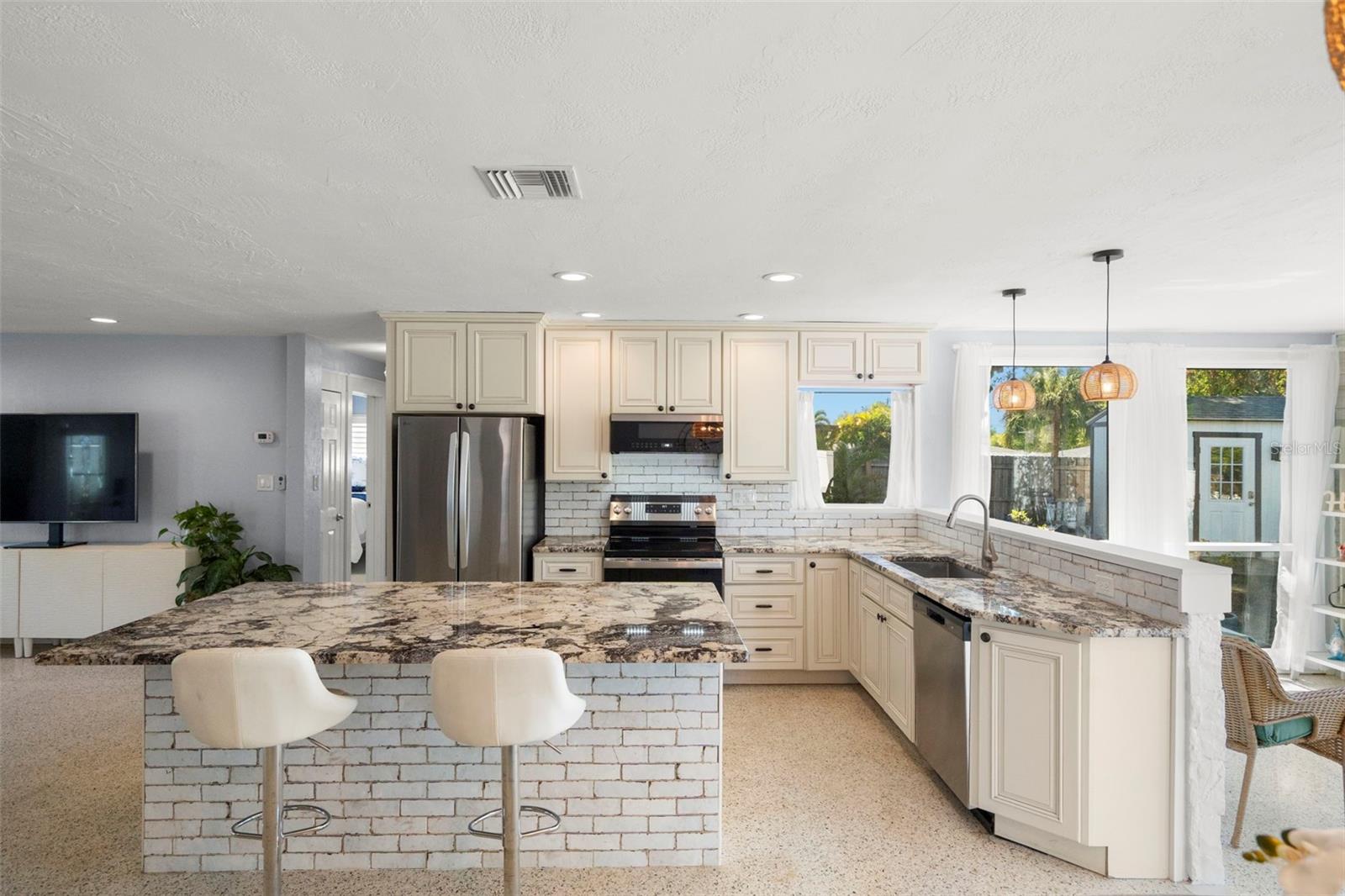 Image 13 of 44 For 6506 Hillside Avenue