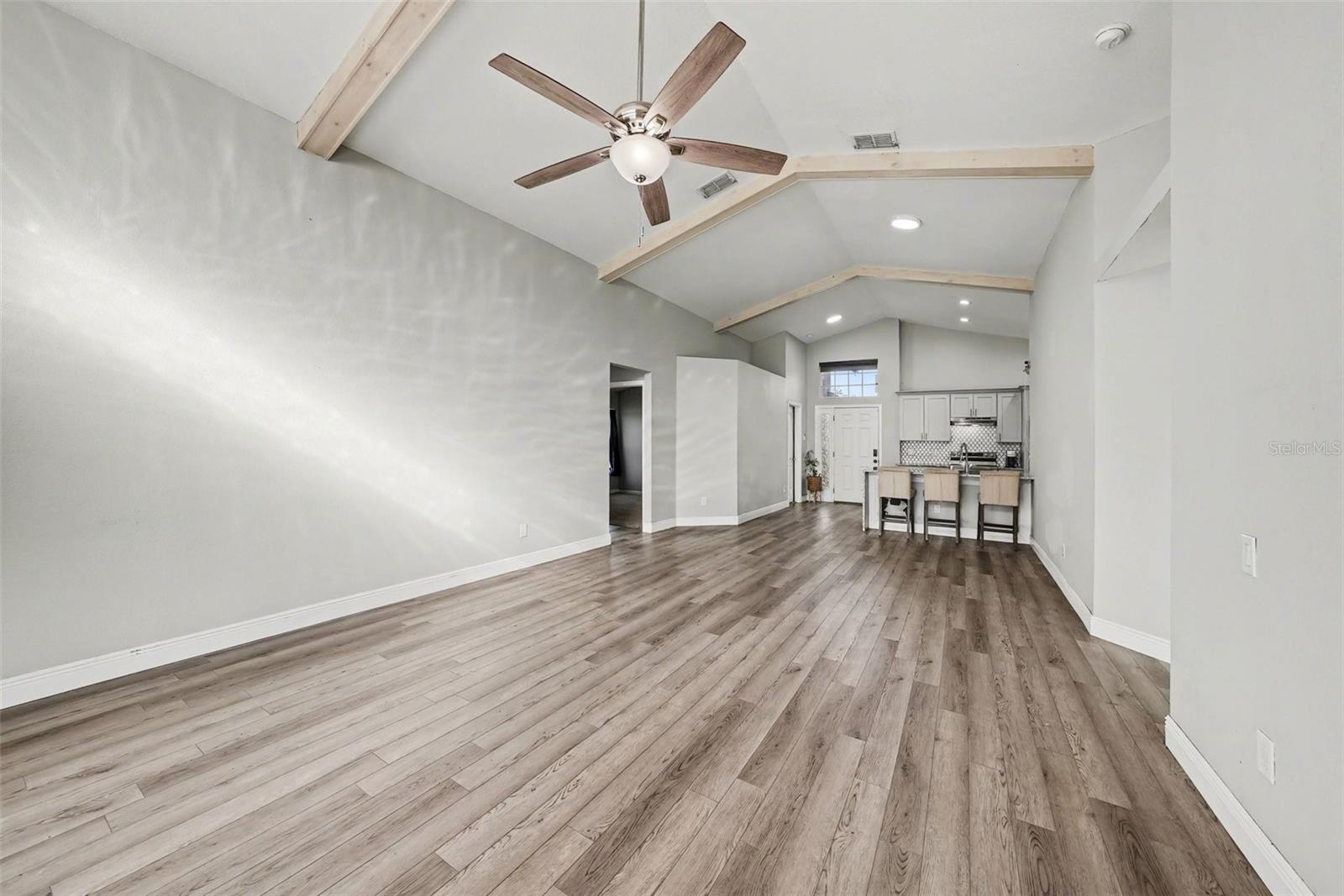 Image 11 of 23 For 12524 Midpointe Drive