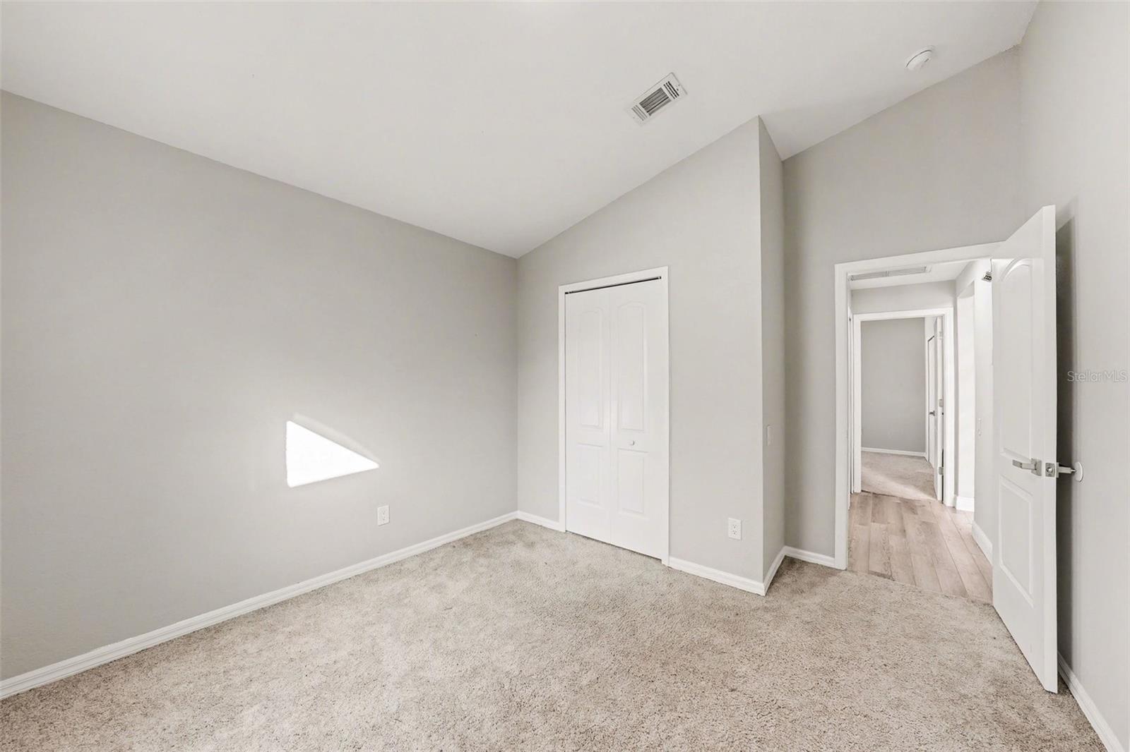 Image 18 of 23 For 12524 Midpointe Drive