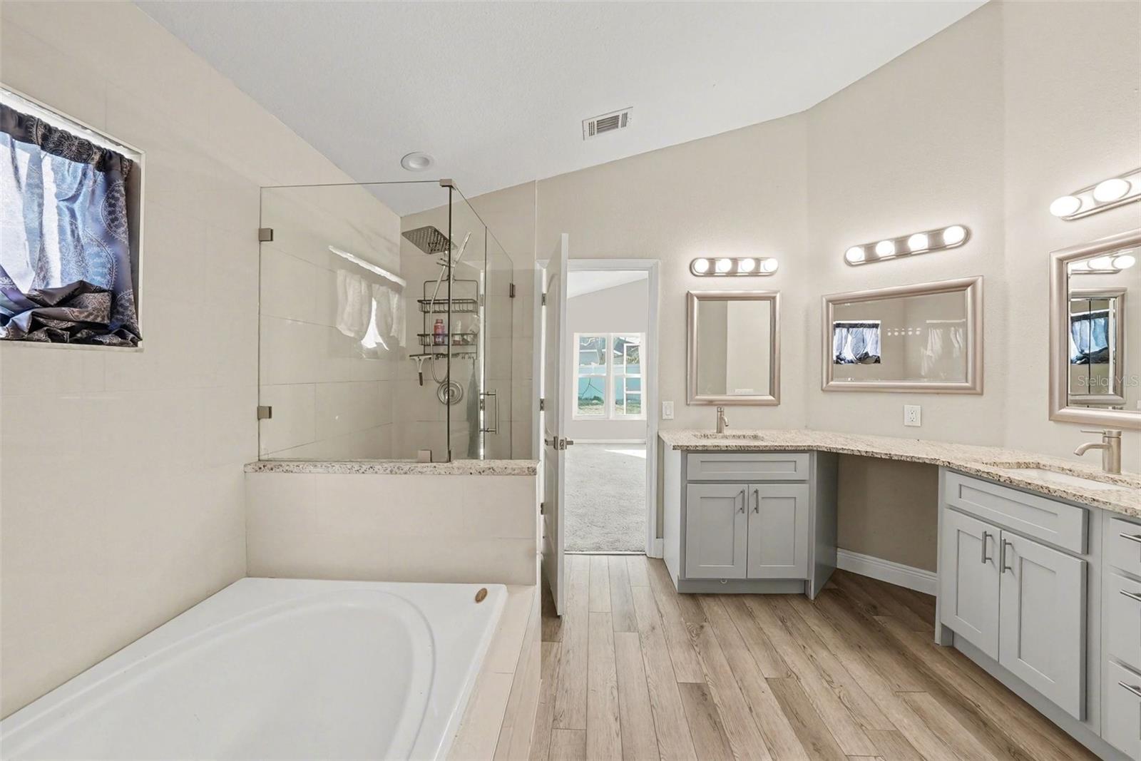 Image 19 of 23 For 12524 Midpointe Drive