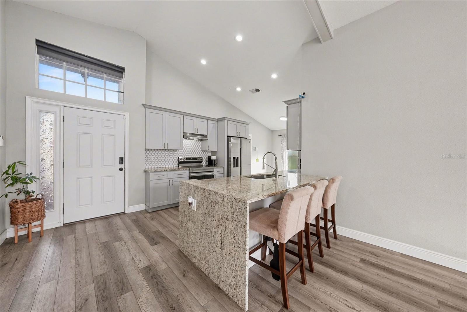 Image 6 of 23 For 12524 Midpointe Drive