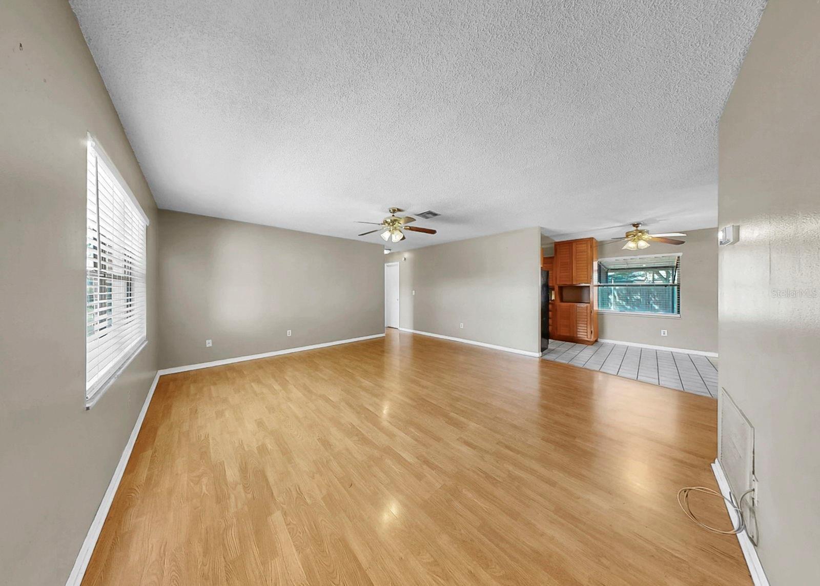 Image 12 of 60 For 1006 Saxon Court