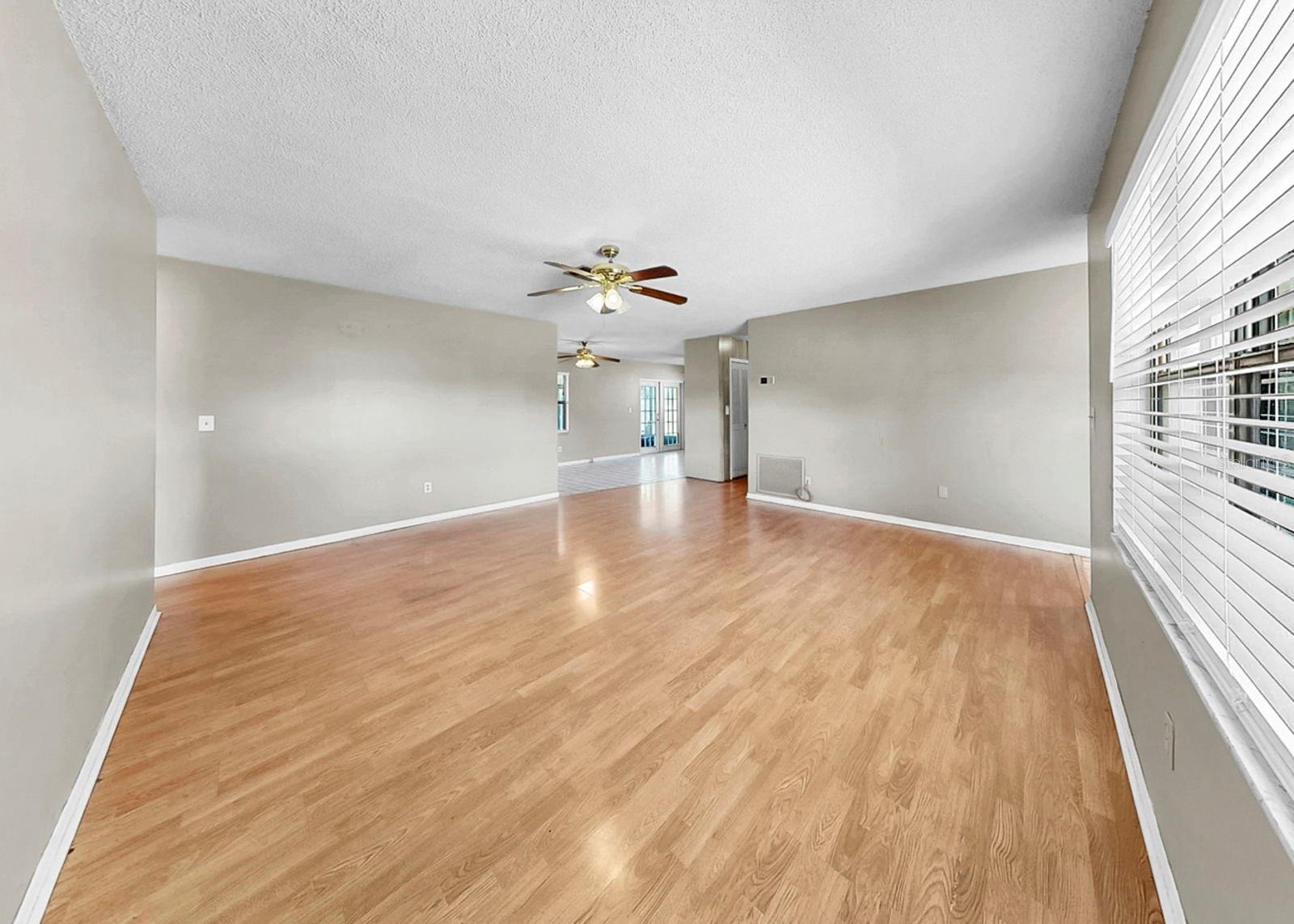 Image 13 of 60 For 1006 Saxon Court