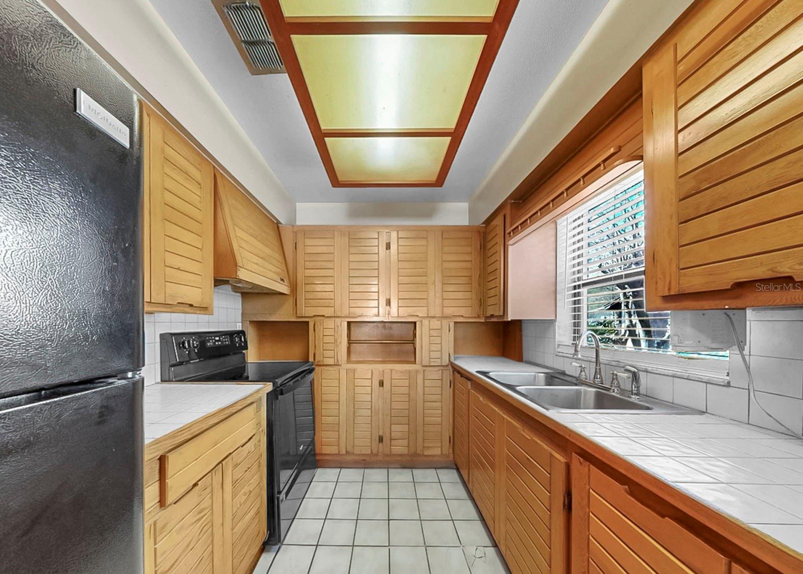 Image 16 of 60 For 1006 Saxon Court