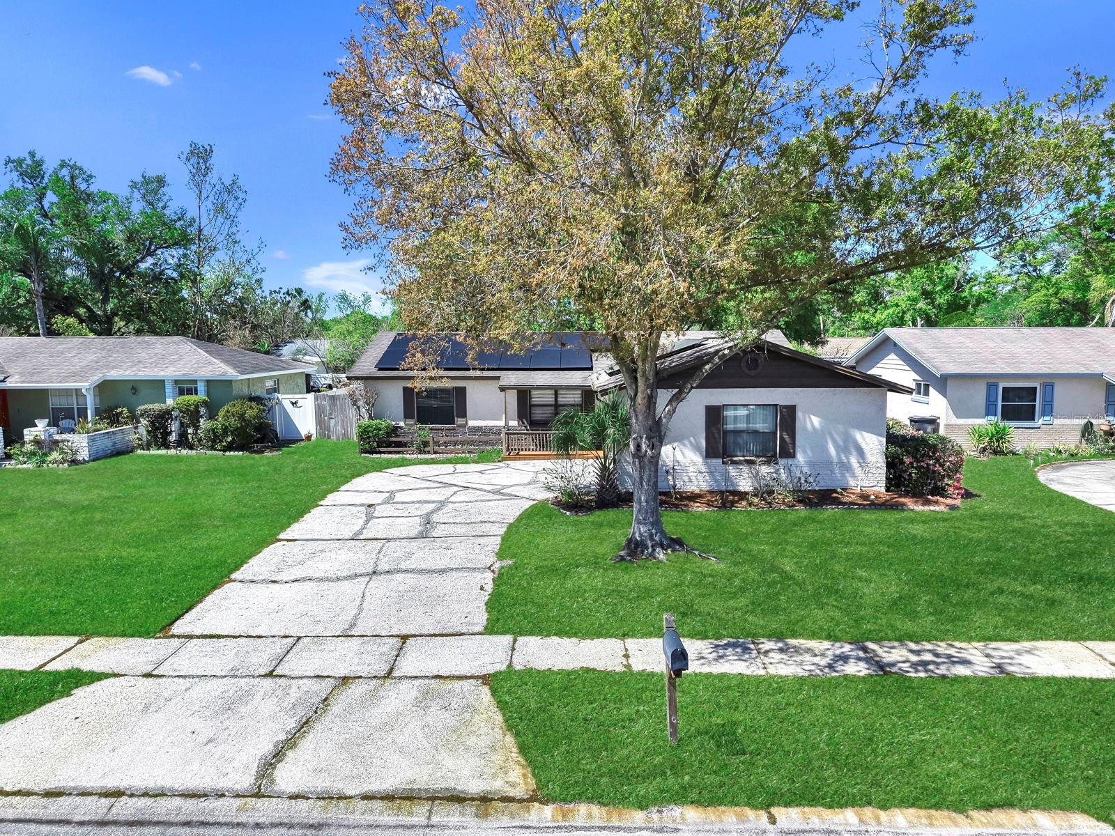 Image 4 of 60 For 1006 Saxon Court