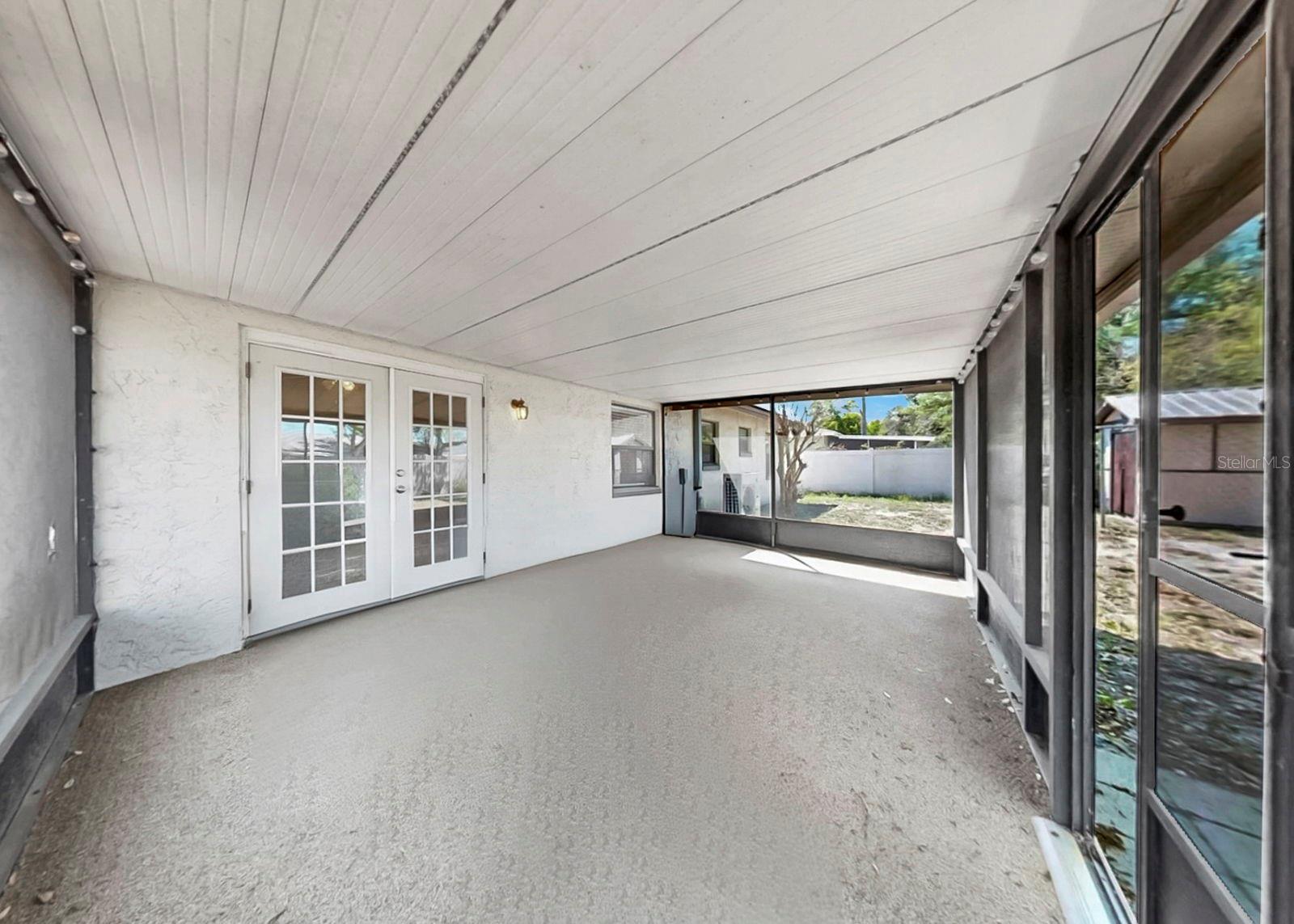 Image 42 of 60 For 1006 Saxon Court