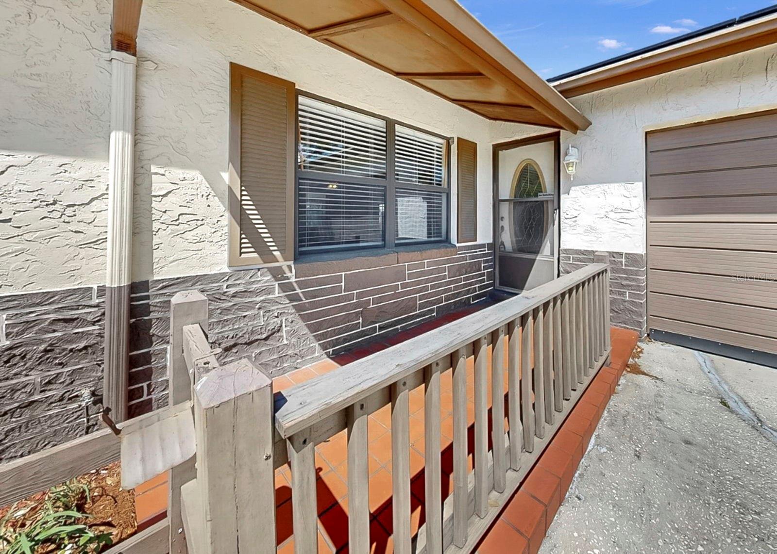 Image 8 of 60 For 1006 Saxon Court