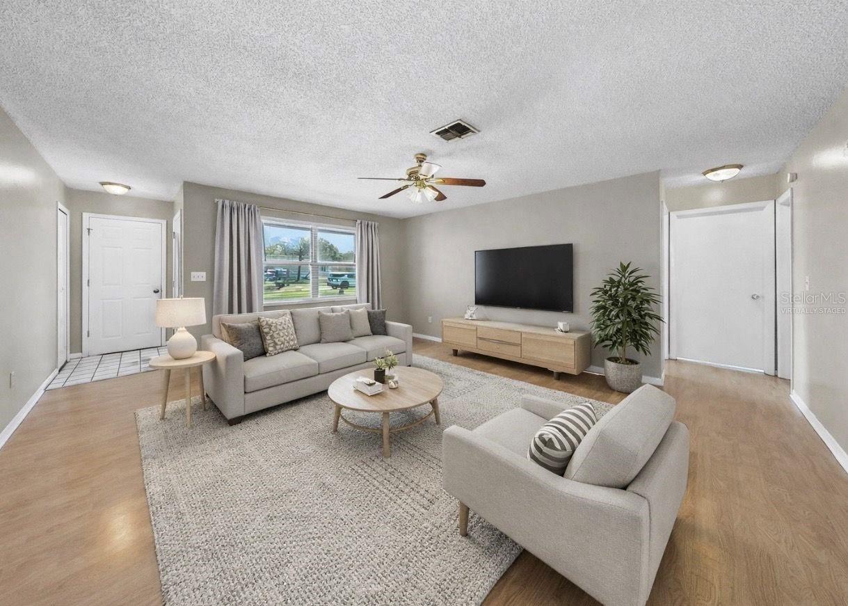 Image 9 of 60 For 1006 Saxon Court