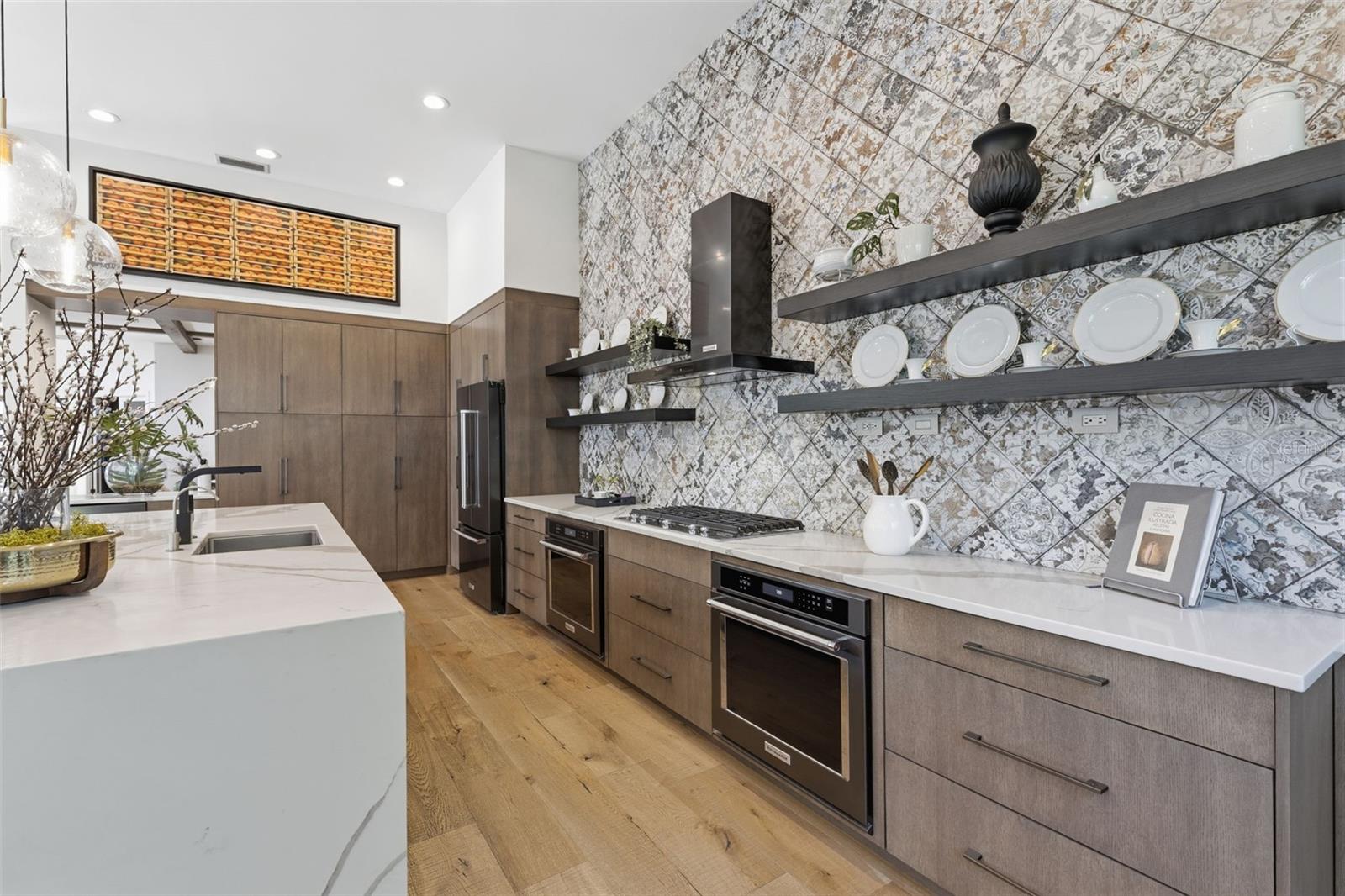 Image 13 of 82 For 904 Anchorage Road