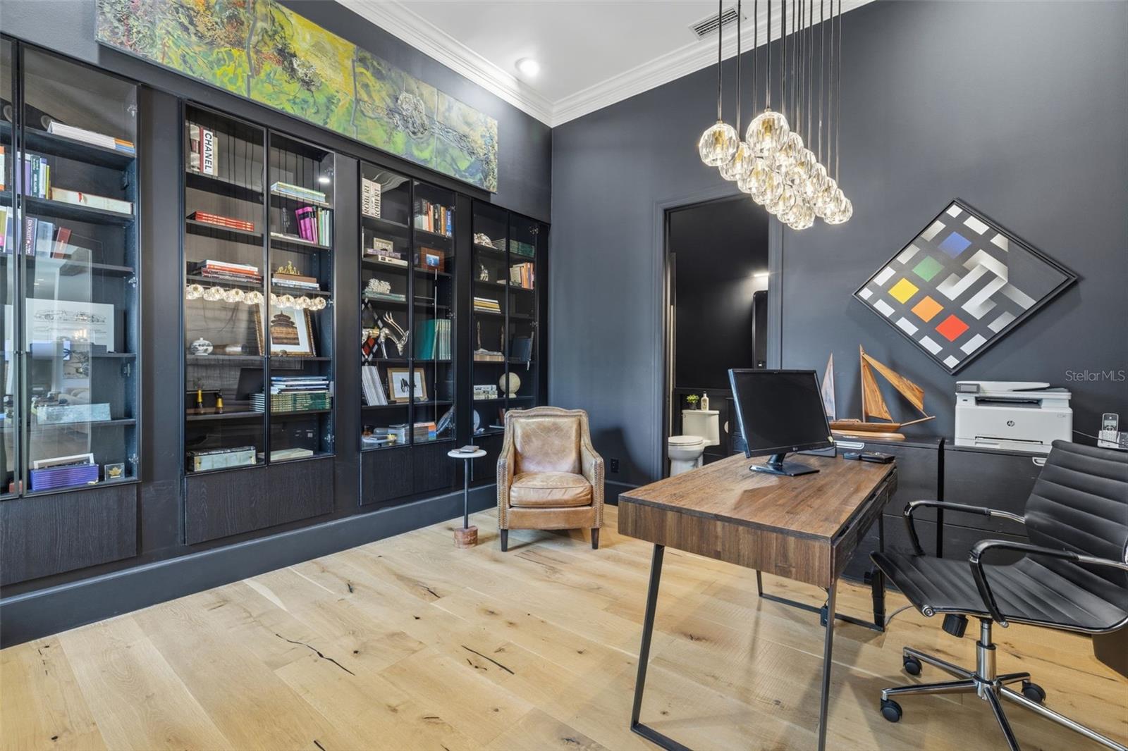 Image 21 of 82 For 904 Anchorage Road