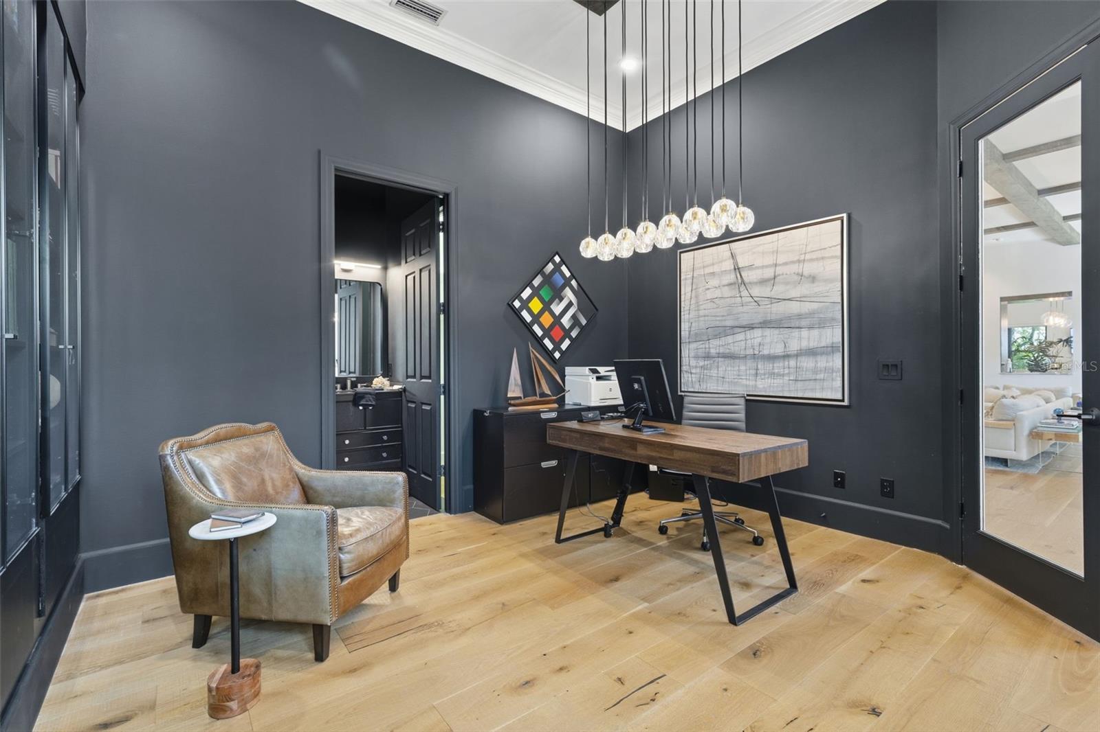 Image 22 of 82 For 904 Anchorage Road