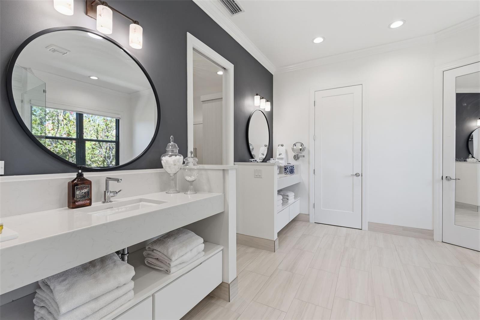 Image 28 of 82 For 904 Anchorage Road