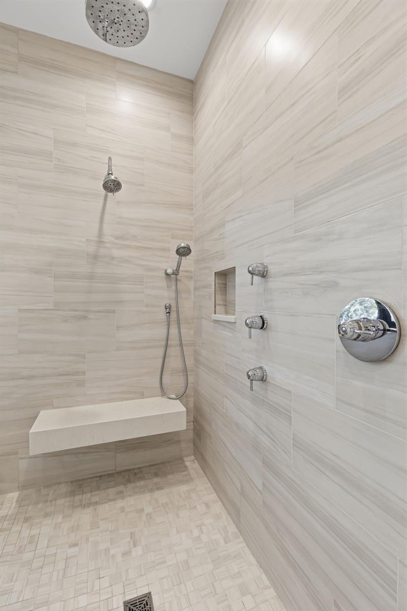 Image 30 of 82 For 904 Anchorage Road