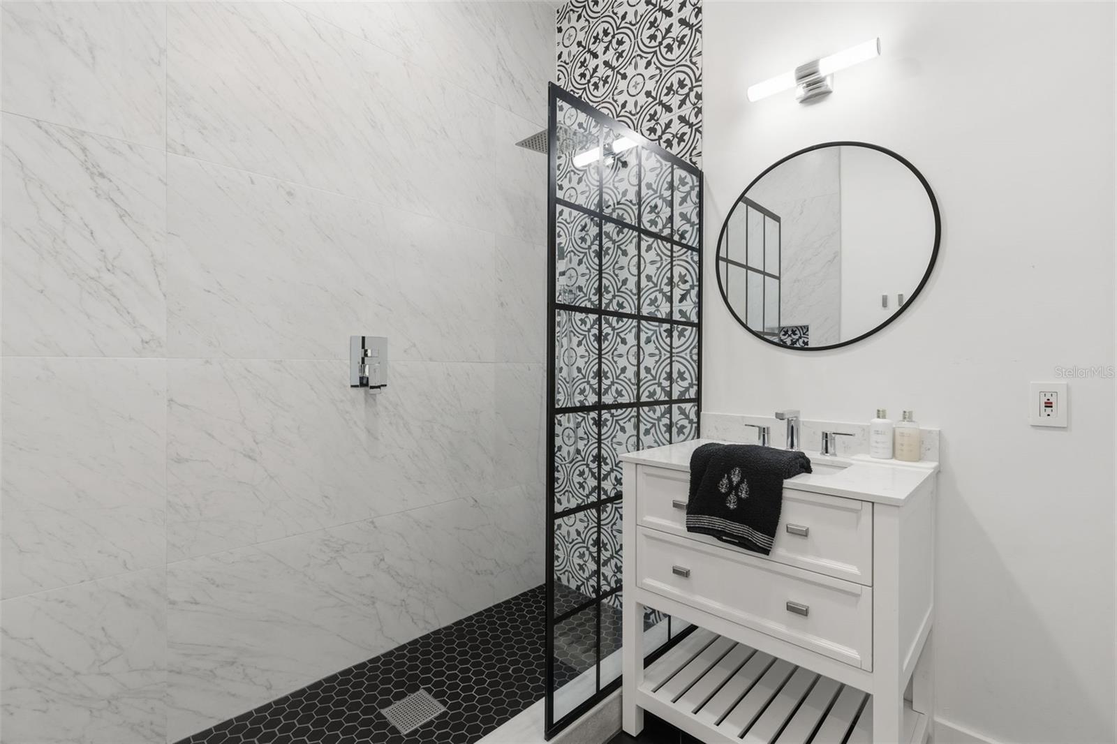 Image 36 of 82 For 904 Anchorage Road