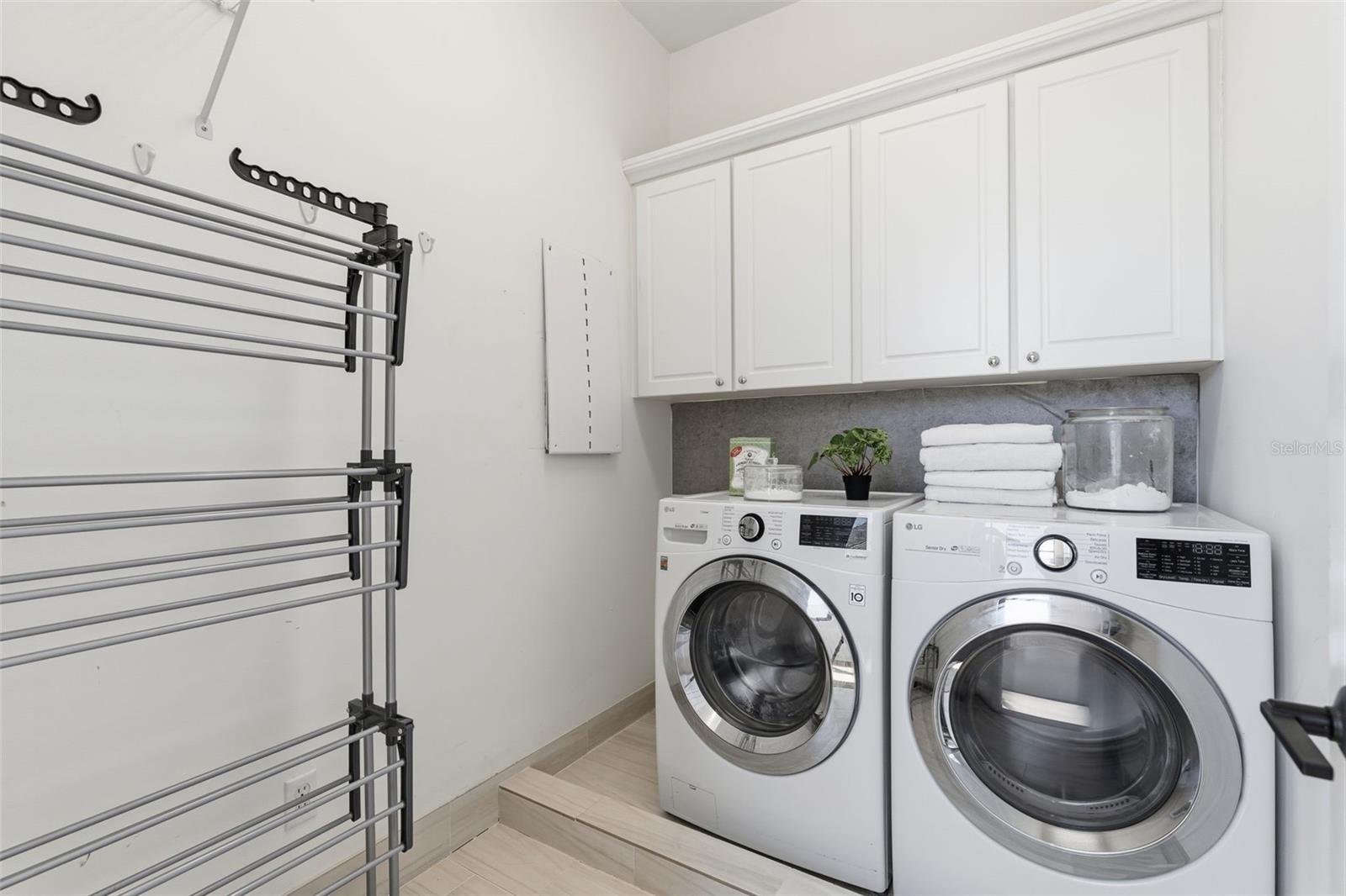 Image 42 of 82 For 904 Anchorage Road