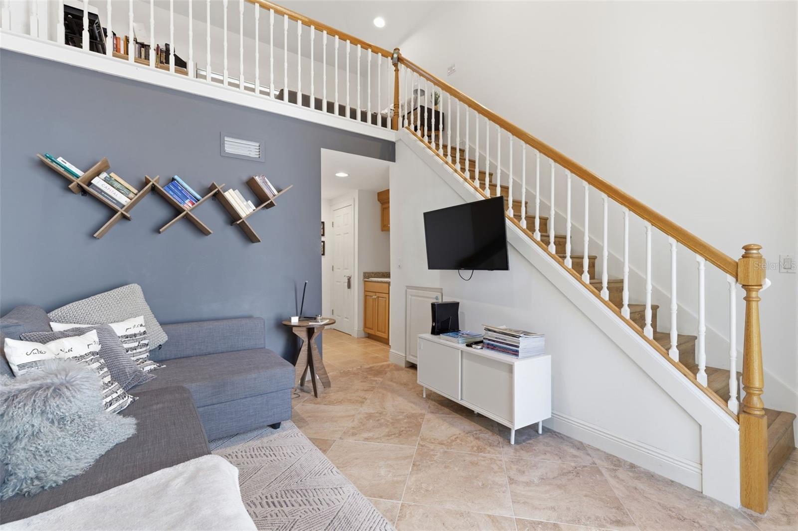 Image 44 of 82 For 904 Anchorage Road