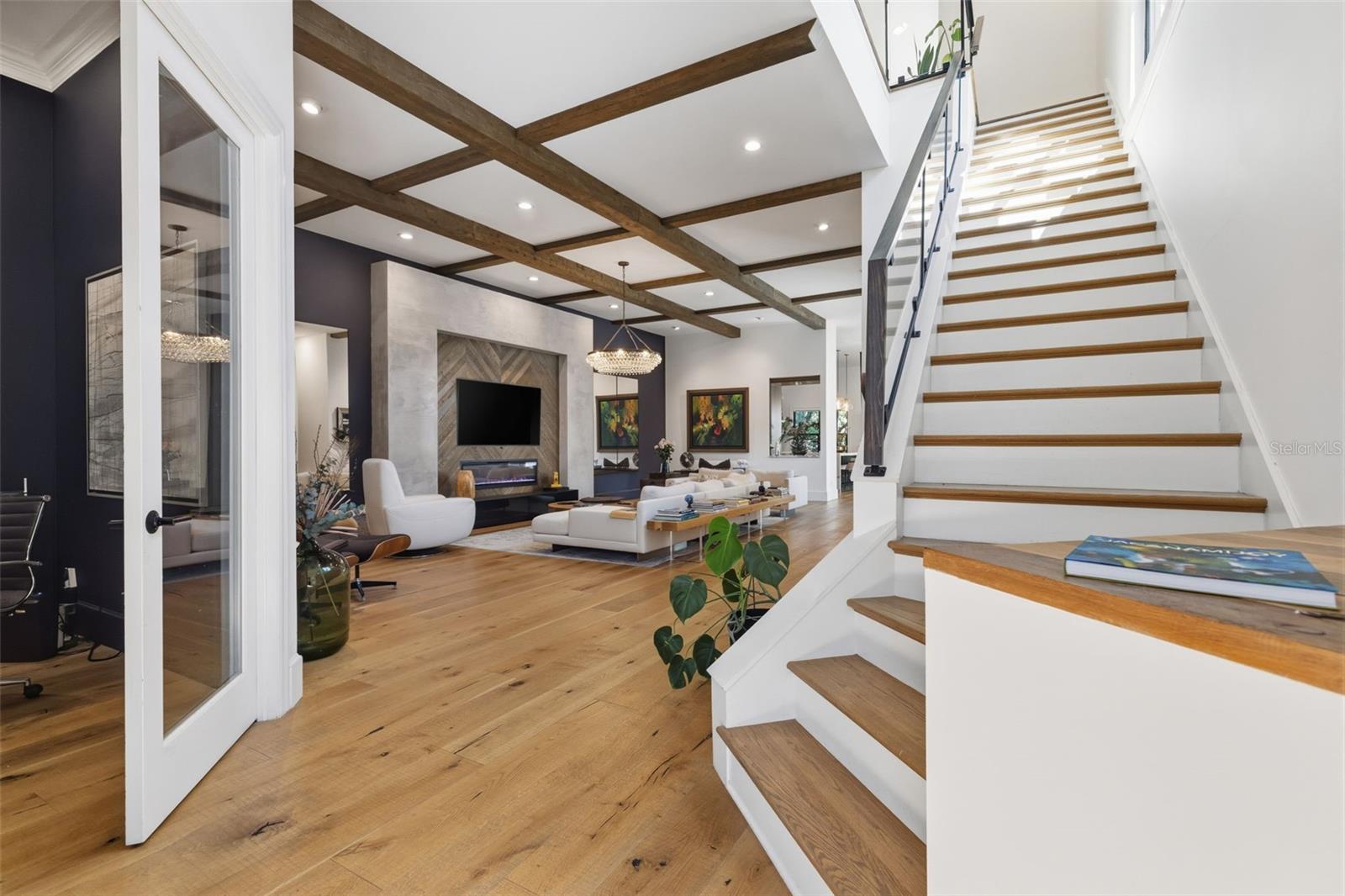 Image 5 of 82 For 904 Anchorage Road