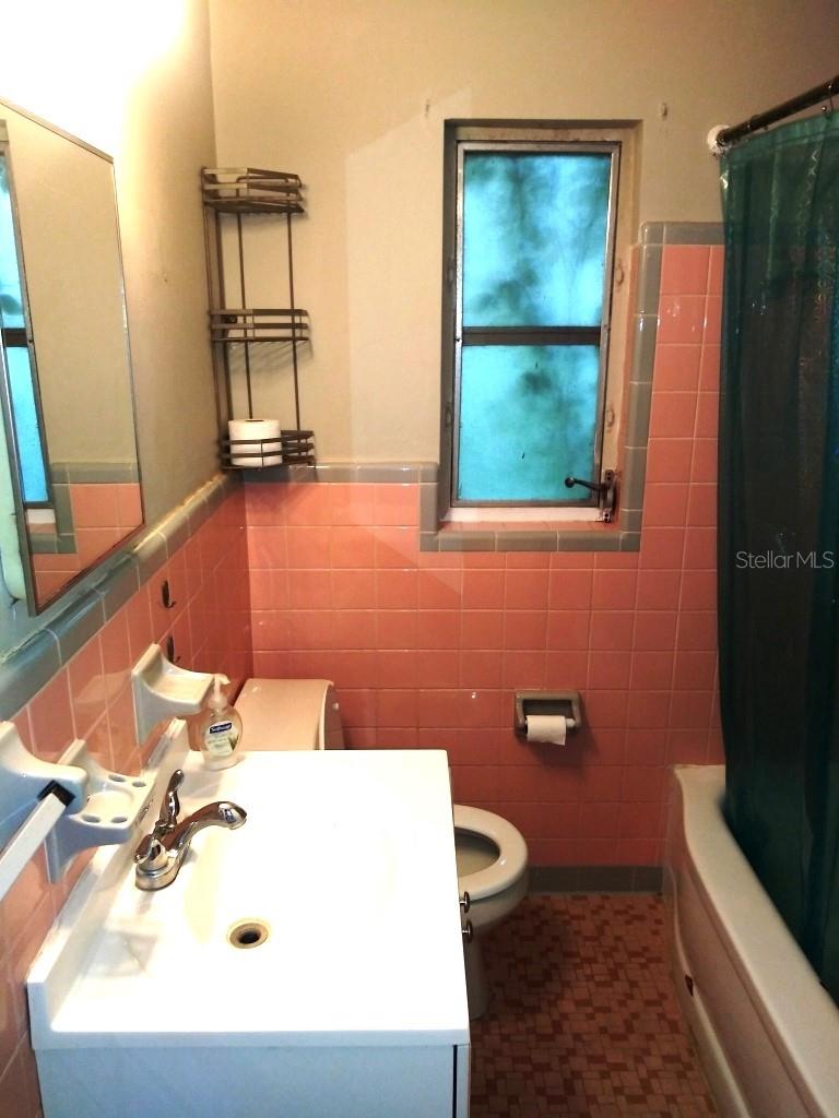 Image 16 of 18 For 5012 26th Avenue S