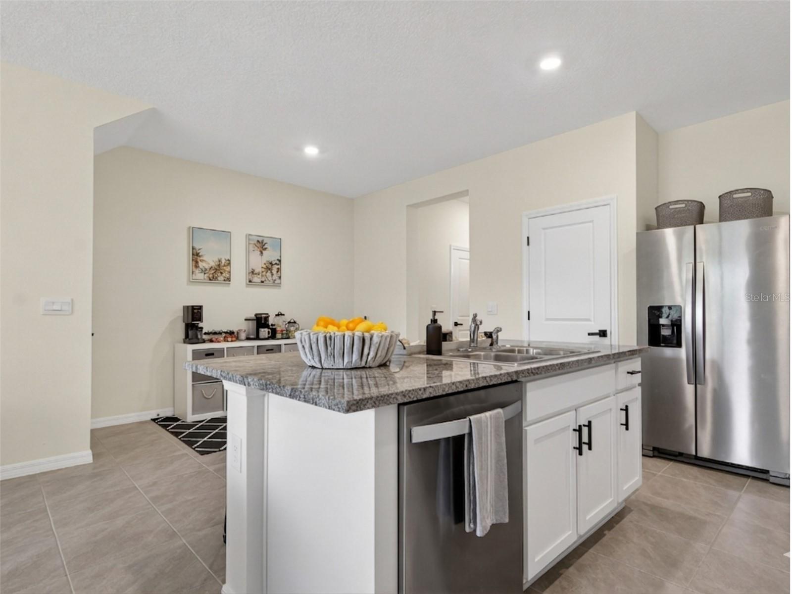 Image 8 of 38 For 350 Mangrove Shade Circle