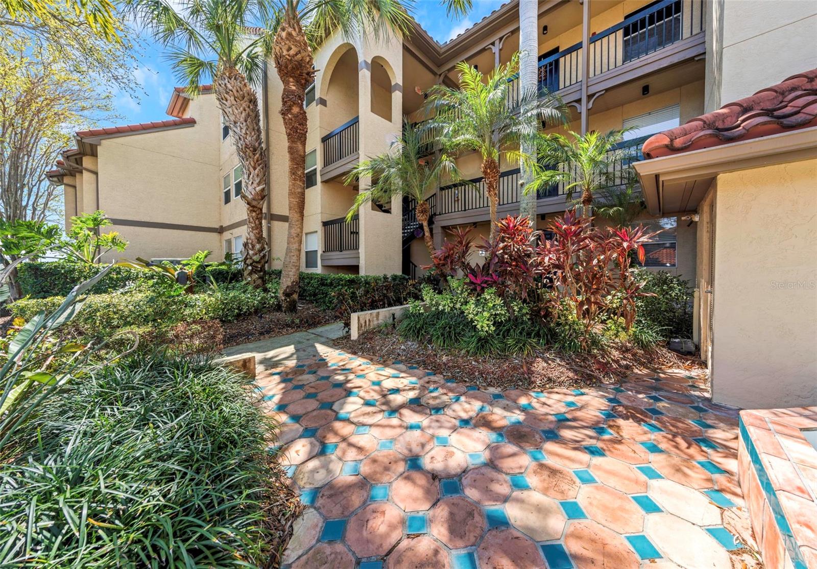 Image 2 of 33 For 2400 Feather Sound Drive 412