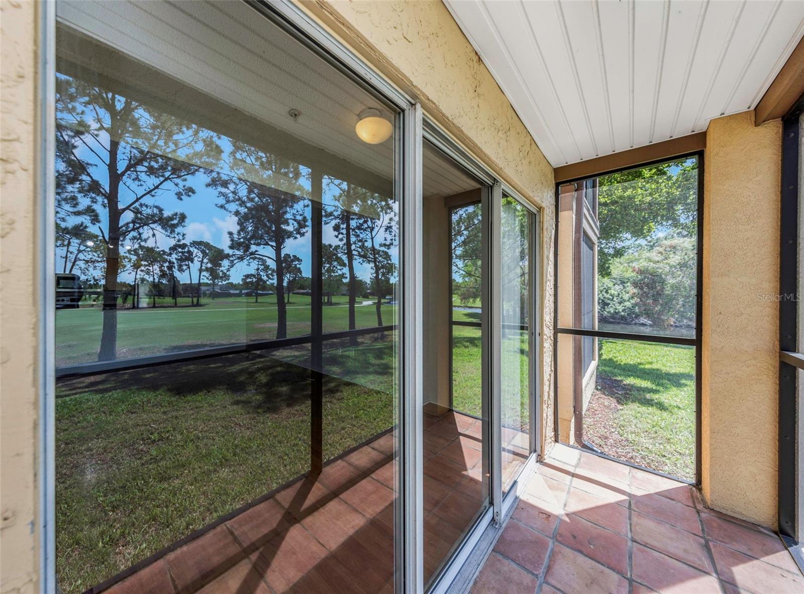 Image 22 of 33 For 2400 Feather Sound Drive 412