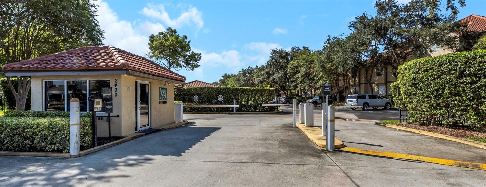 Image 29 of 33 For 2400 Feather Sound Drive 412