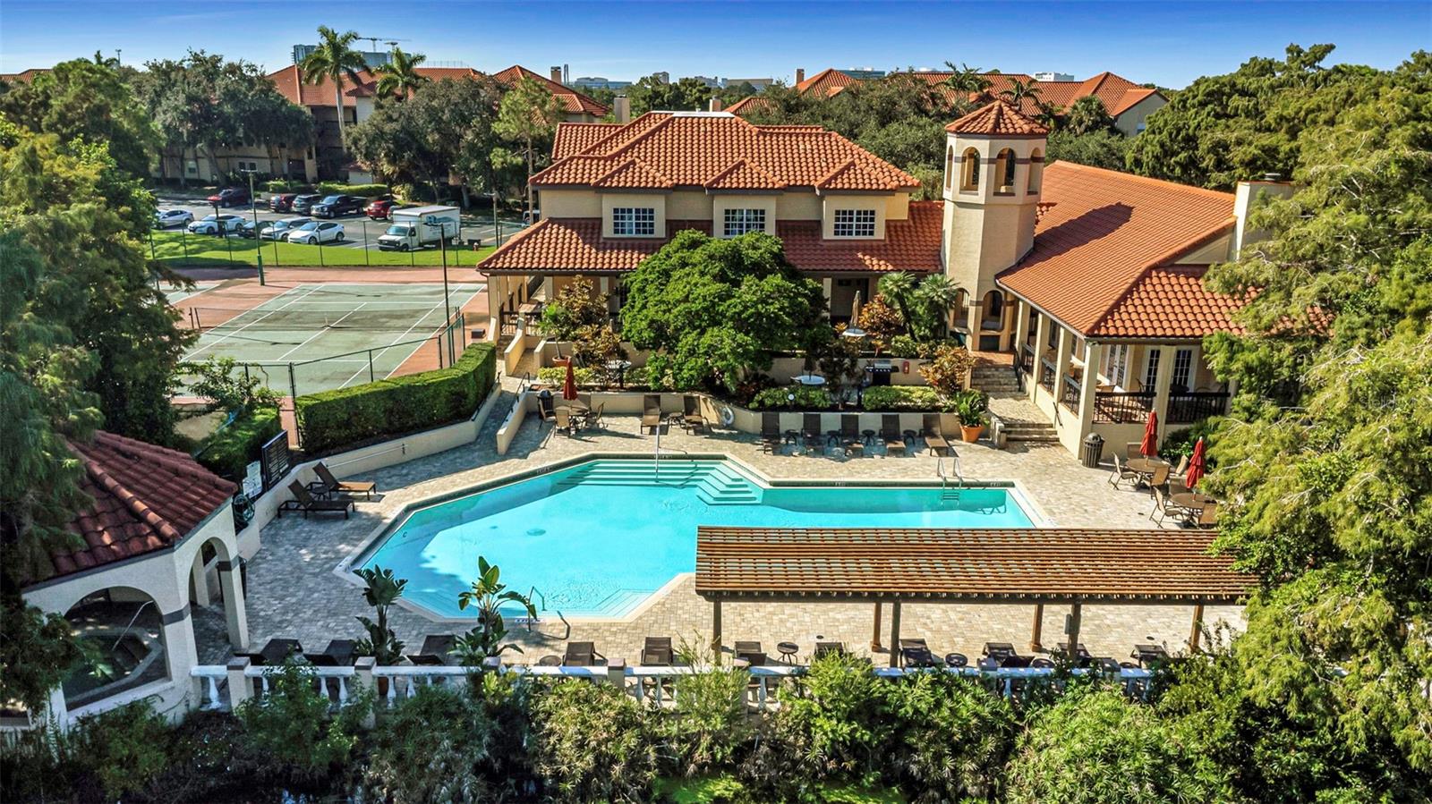 Image 32 of 33 For 2400 Feather Sound Drive 412