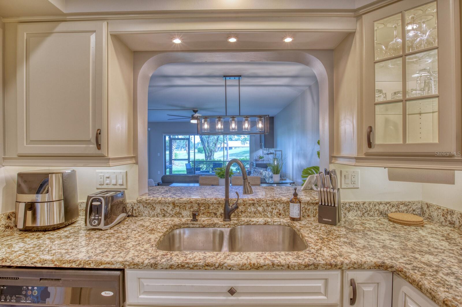 Image 10 of 47 For 5640 Golf Pointe Drive 101