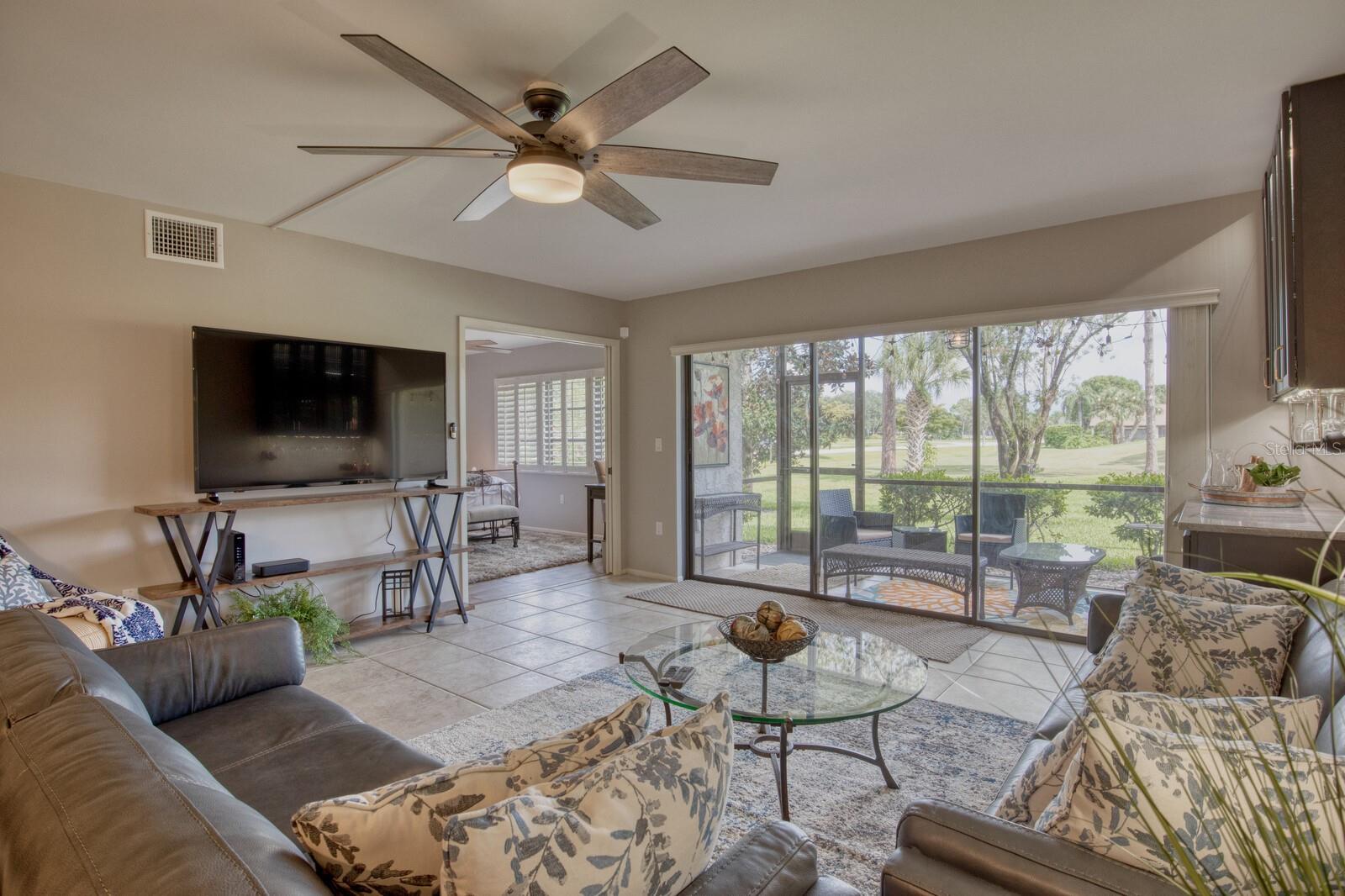 Image 16 of 47 For 5640 Golf Pointe Drive 101