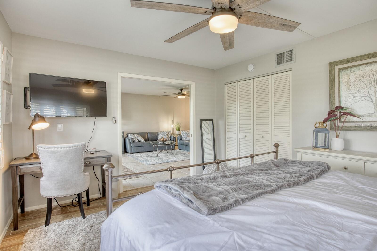 Image 22 of 47 For 5640 Golf Pointe Drive 101