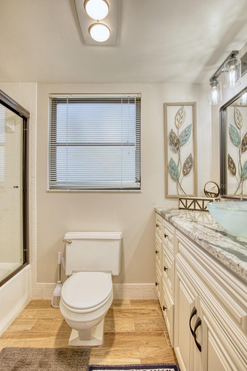 Image 34 of 47 For 5640 Golf Pointe Drive 101