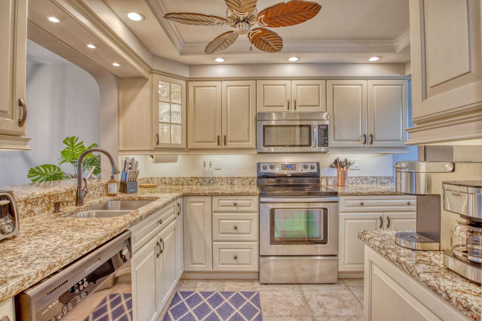 Image 4 of 47 For 5640 Golf Pointe Drive 101