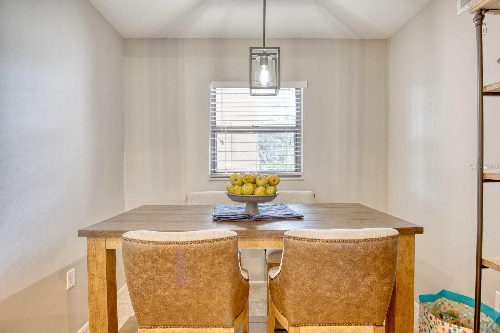 Image 6 of 47 For 5640 Golf Pointe Drive 101