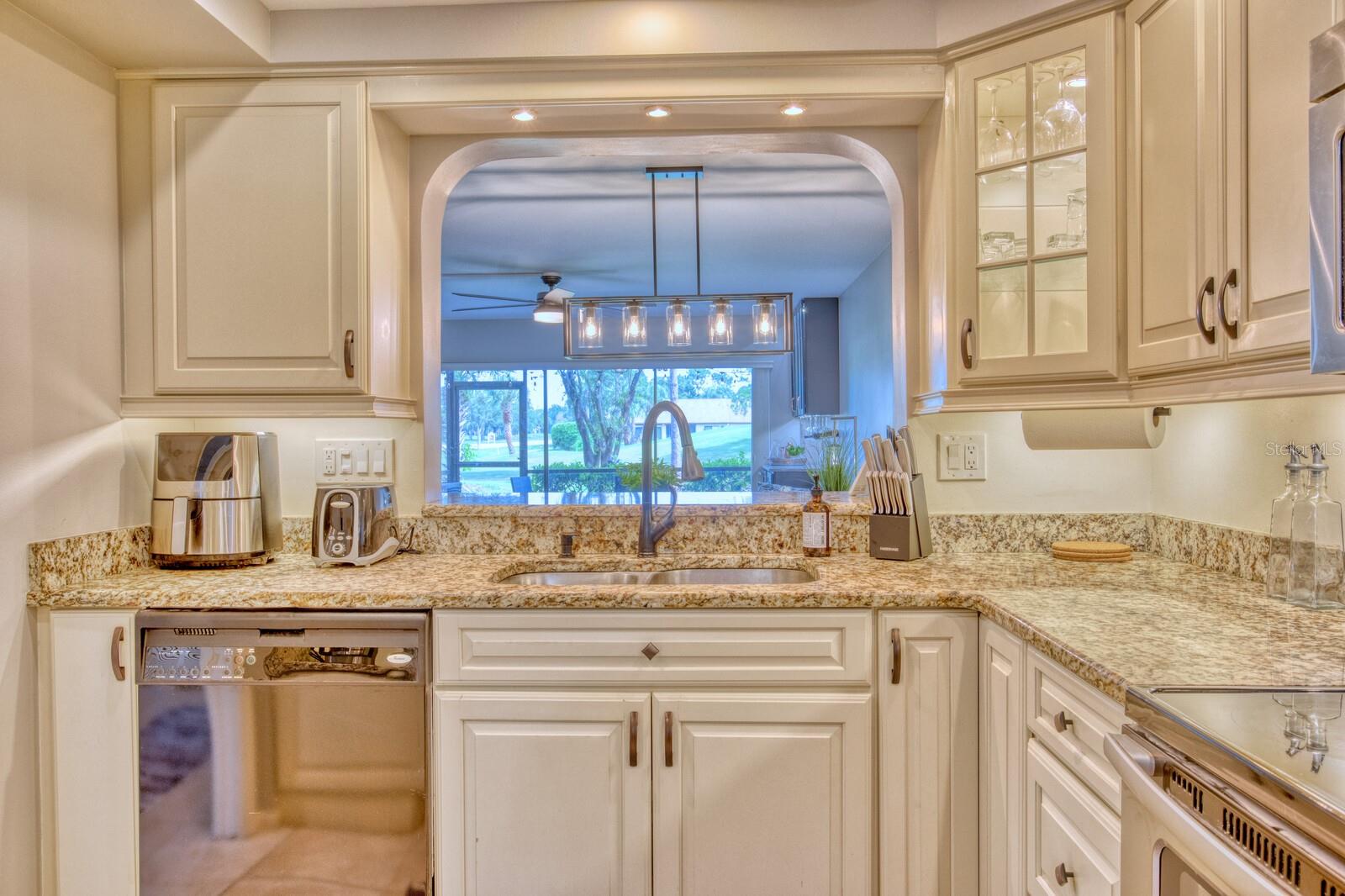 Image 9 of 47 For 5640 Golf Pointe Drive 101