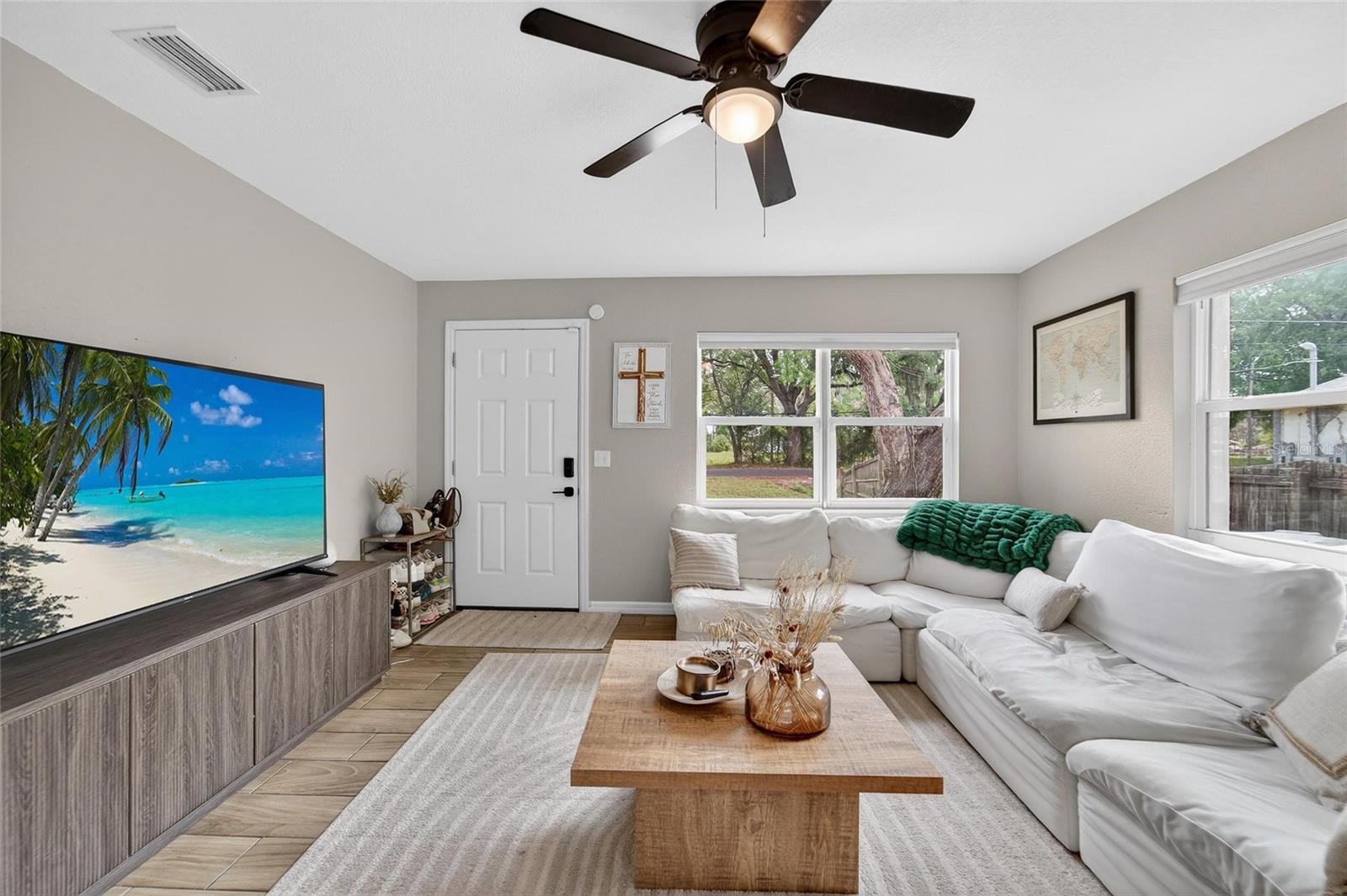 Image 13 of 48 For 5502 Peach Avenue