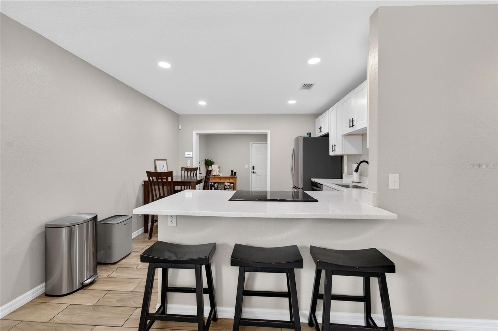 Image 18 of 48 For 5502 Peach Avenue