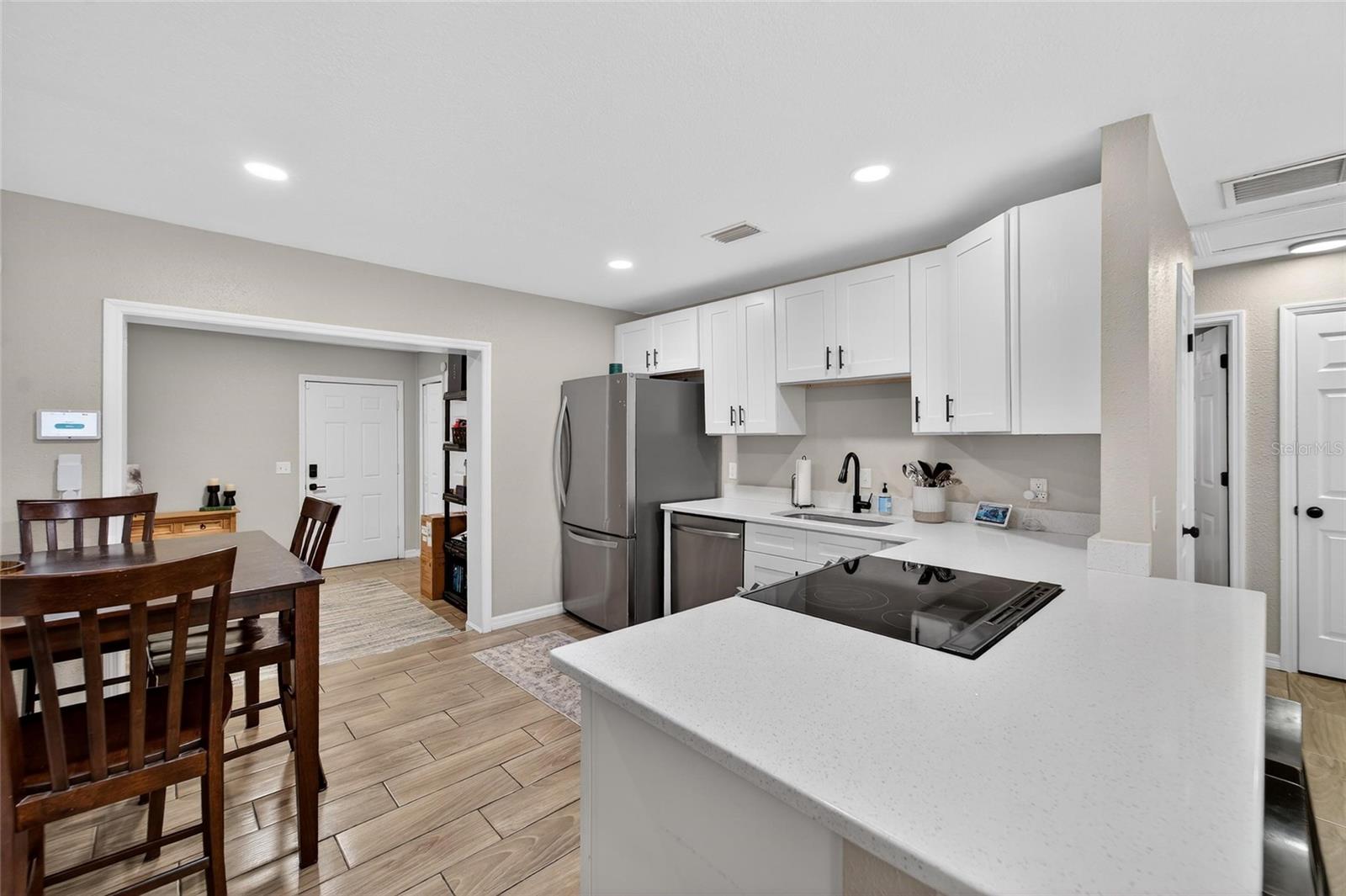 Image 19 of 48 For 5502 Peach Avenue