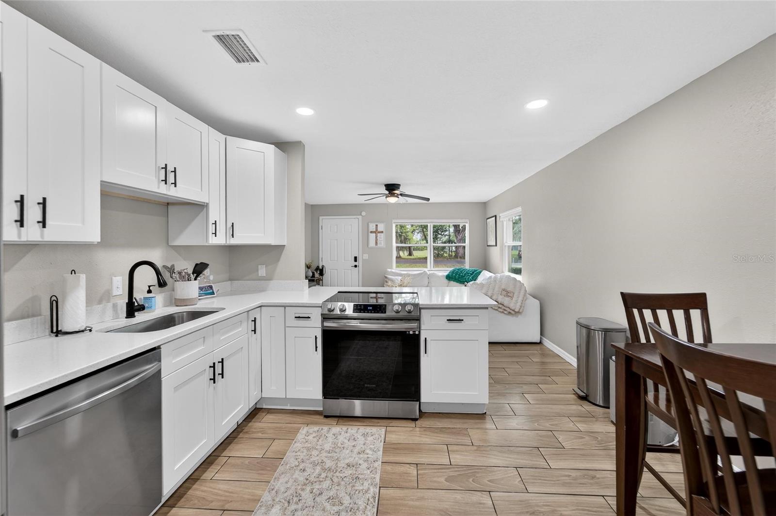 Image 21 of 48 For 5502 Peach Avenue