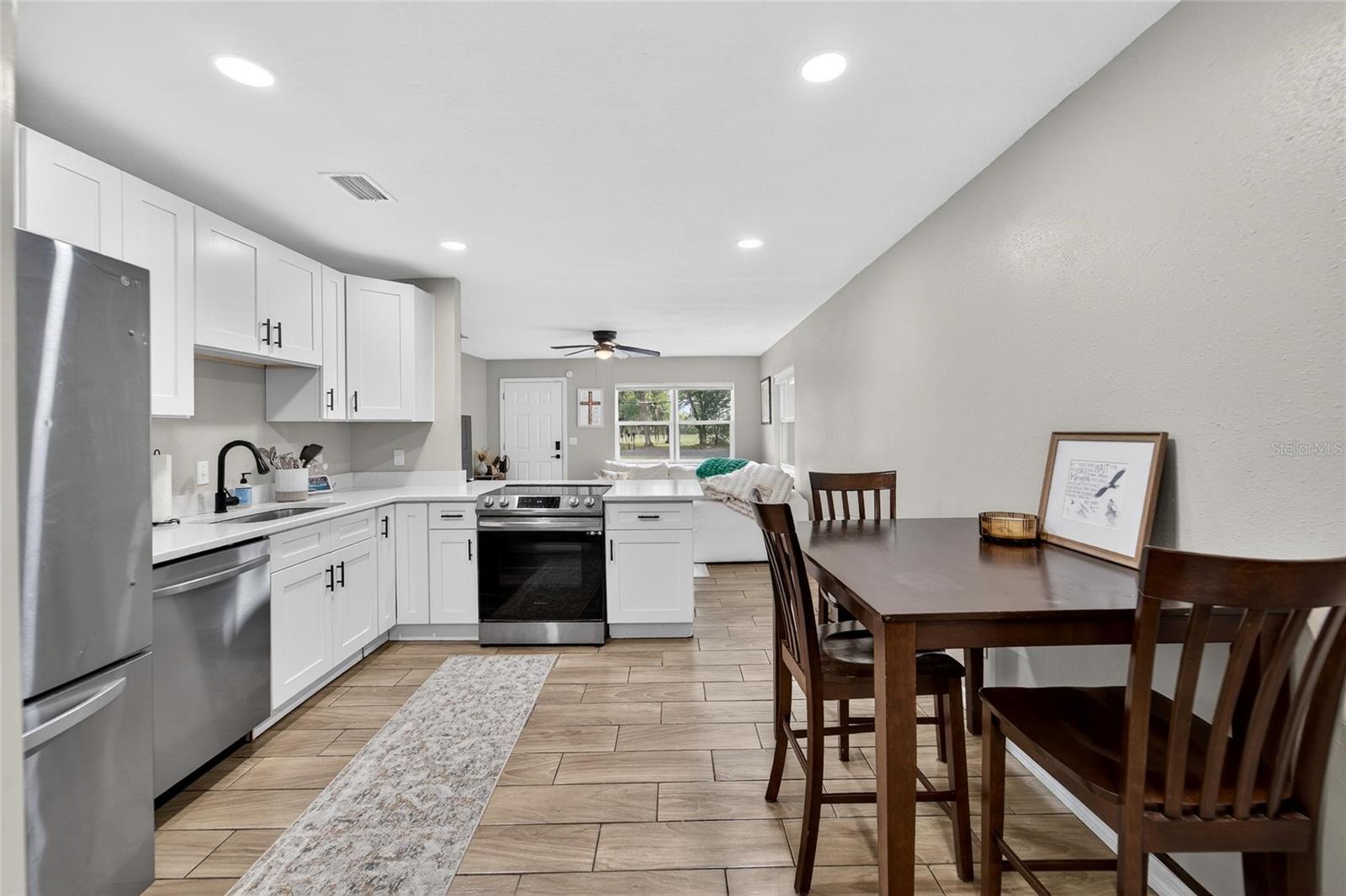 Image 23 of 48 For 5502 Peach Avenue