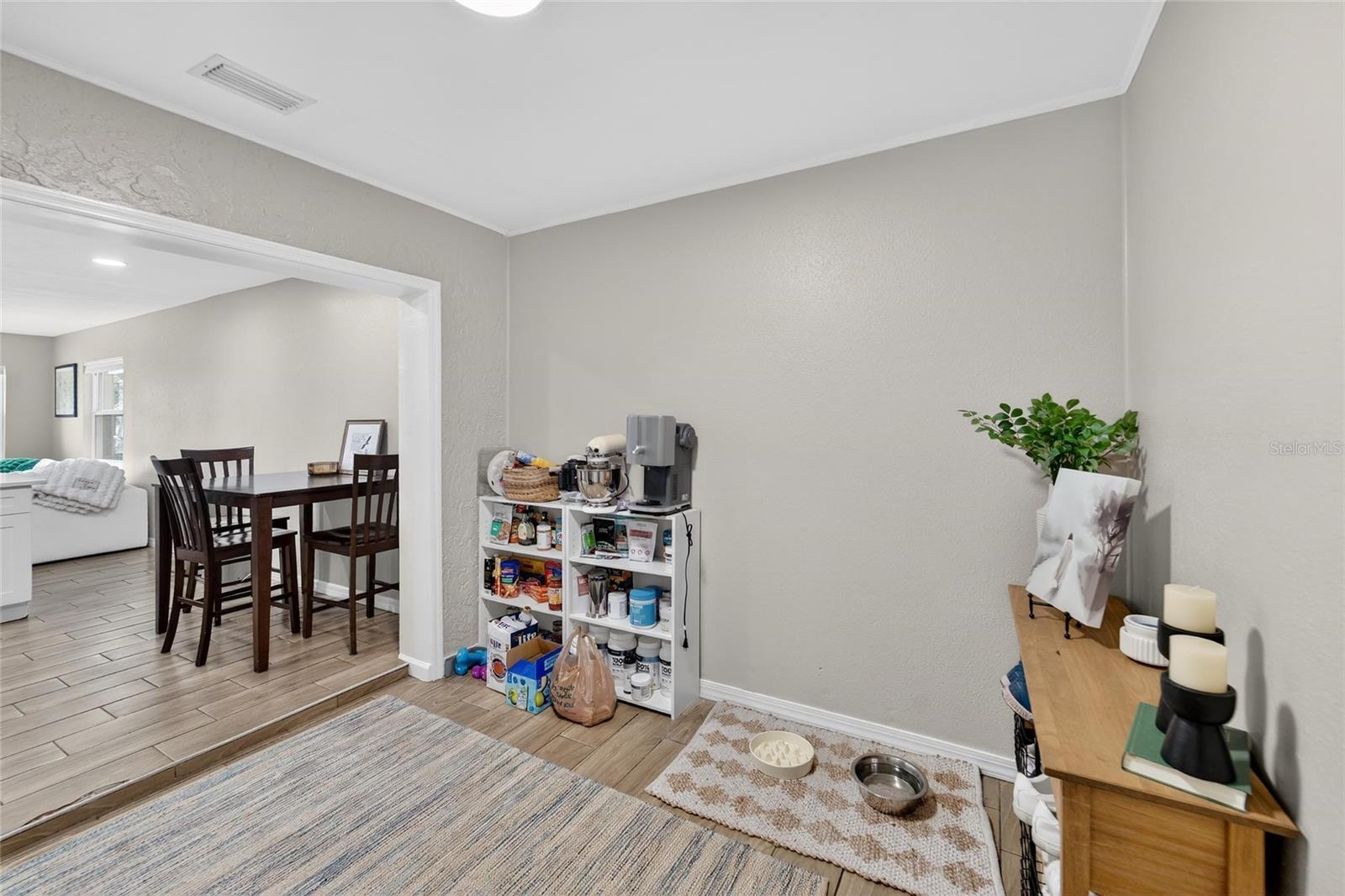 Image 26 of 48 For 5502 Peach Avenue