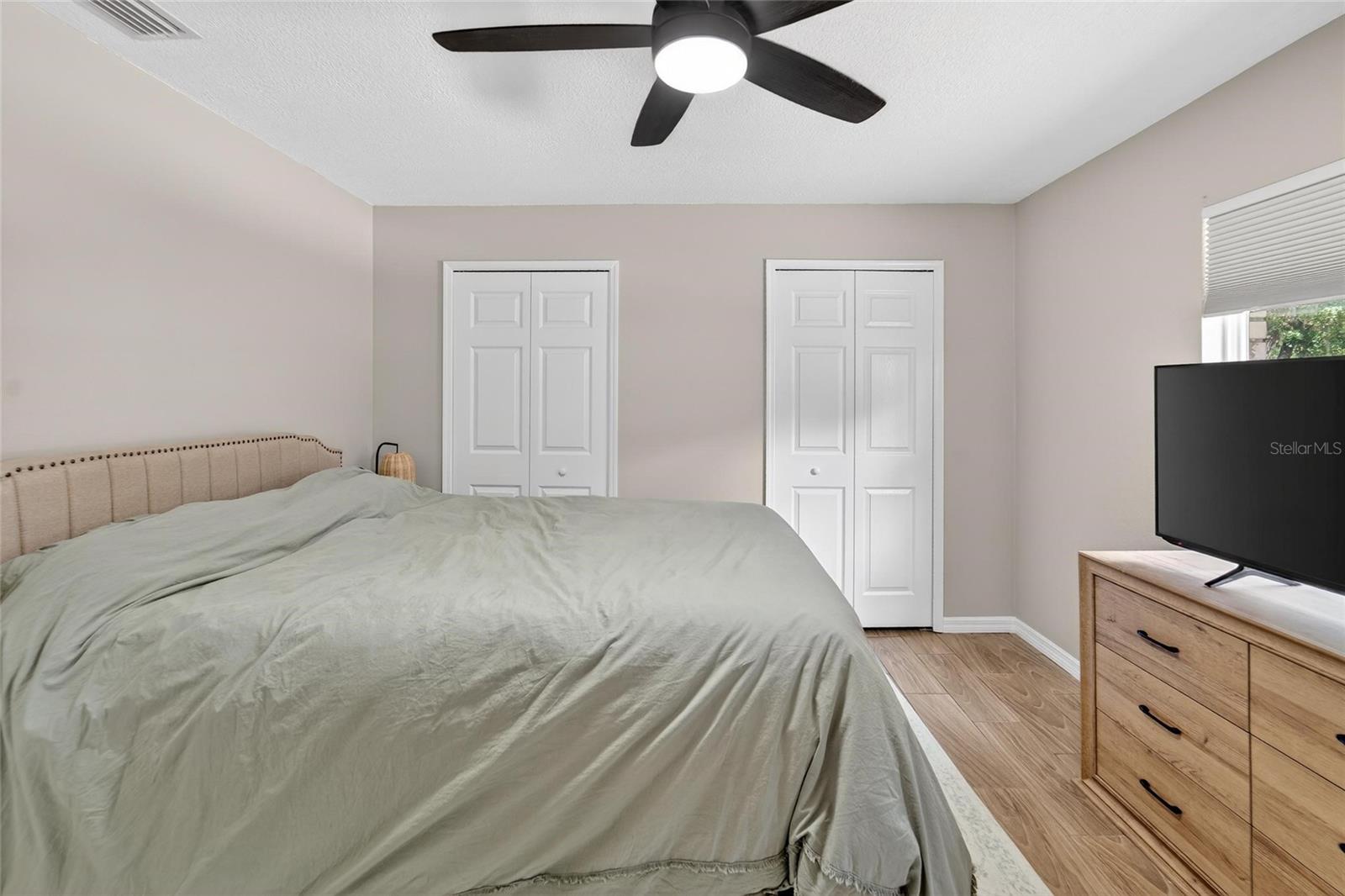 Image 27 of 48 For 5502 Peach Avenue