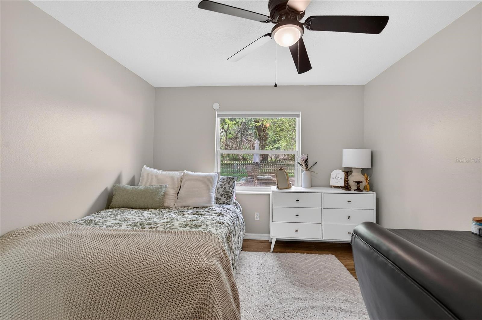 Image 36 of 48 For 5502 Peach Avenue