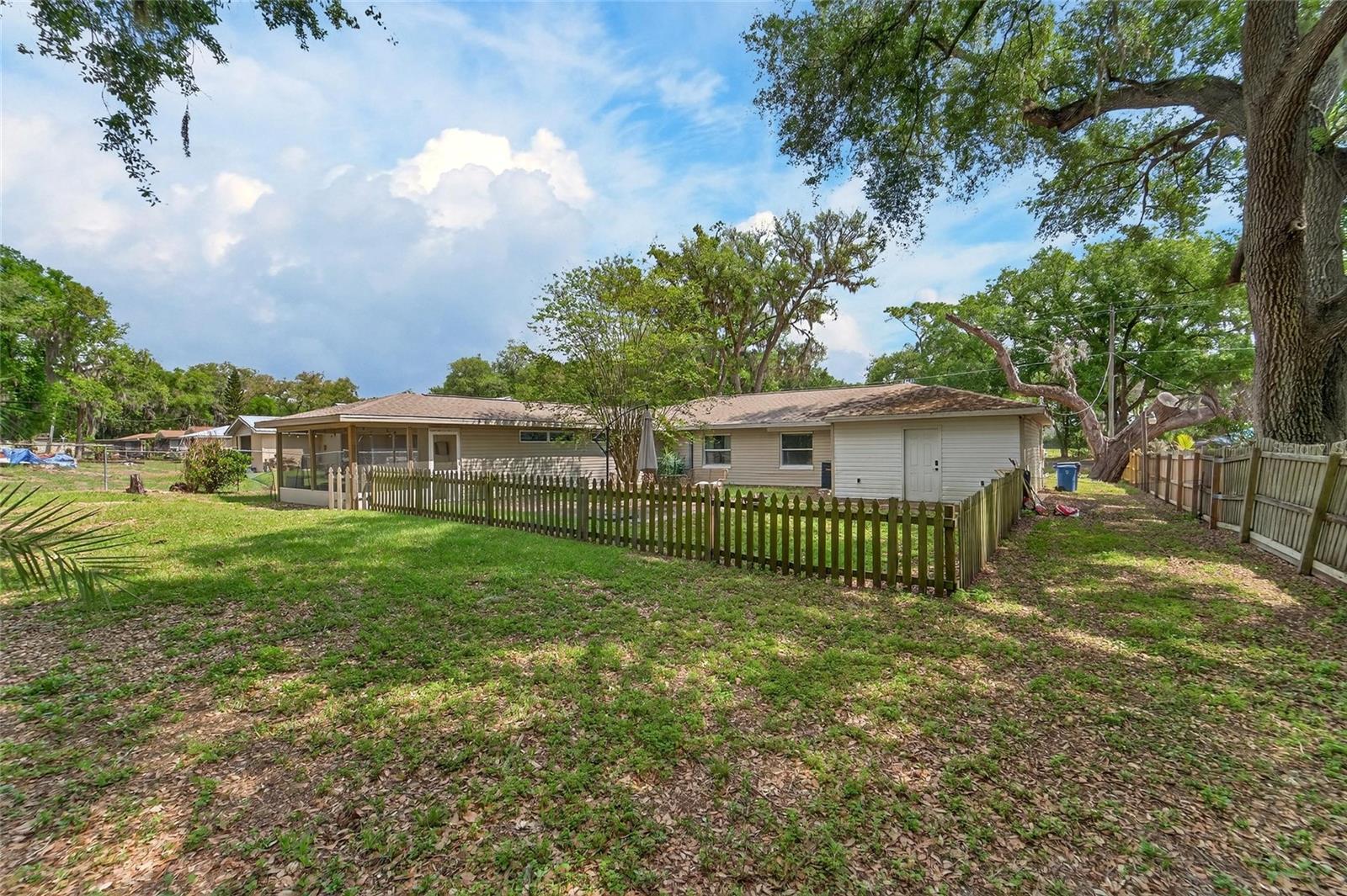 Image 42 of 48 For 5502 Peach Avenue